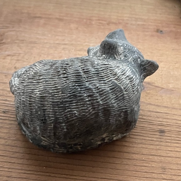 The Wolf Sculptures - Picture 2 of 3